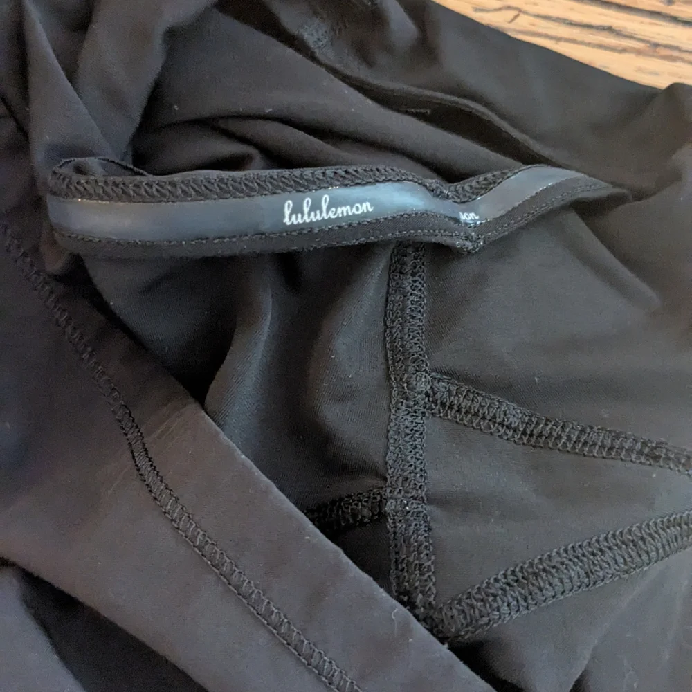 Set Of 2 Lululemon Size 8 Women's Skorts - Black and White - Picture 7 of 9
